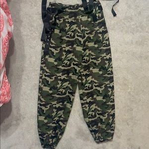 Camp cargo pants